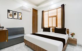 Hotel O Parl Crown